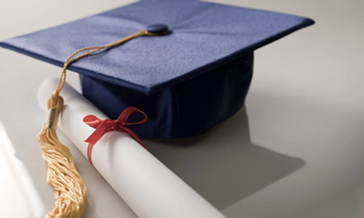 Los estudiantes que obtuvieron una licenciatura en 2011 tuvieron 26,000 dólares de deuda, en promedio, según la organización sin fines de lucro Project on Student Debt. (Foto: Getty Images)