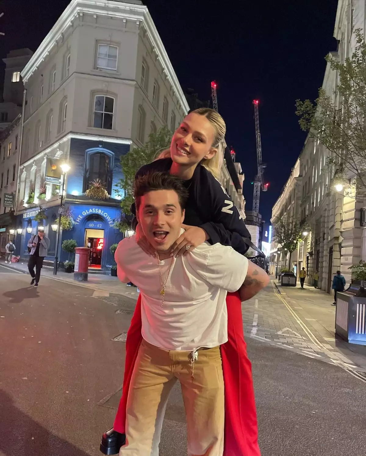 brooklyn beckham nicola peltz