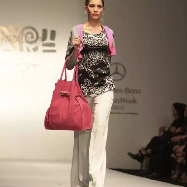 Pasarela Pineda Covalín