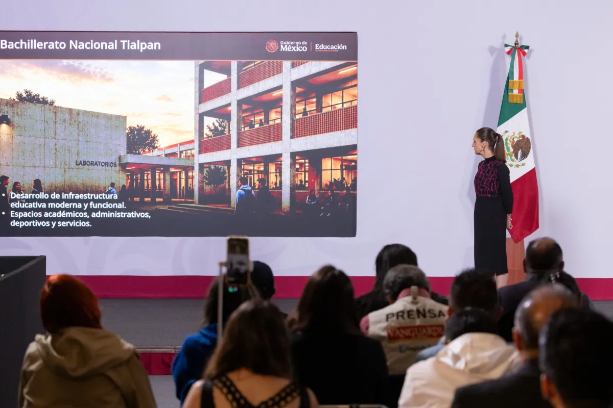 En la imagen, la presidenta Claudia Sheinbaum durante la conferencia de prensa en la que se presentó el nuevo uso del terreno.
