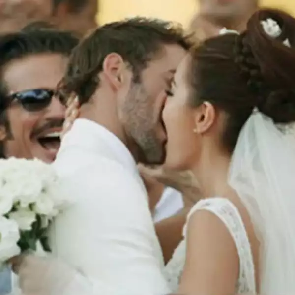 Los besos entre Ximena Navarrete y William Levy en La Tempestad eran tan apasionados que se rumoraba que eran reales.