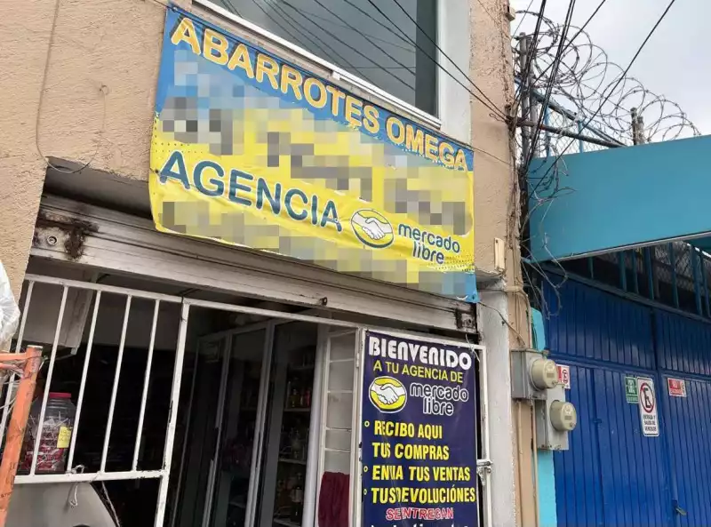 Tienda de abarrotes "Omega" sobre Gustavo Baz