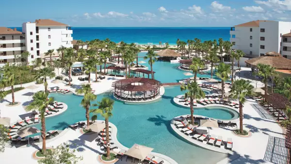 Lugares que nos brindan momentos irrepetibles: Secrets Playa Mujeres Golf & Spa Resort.