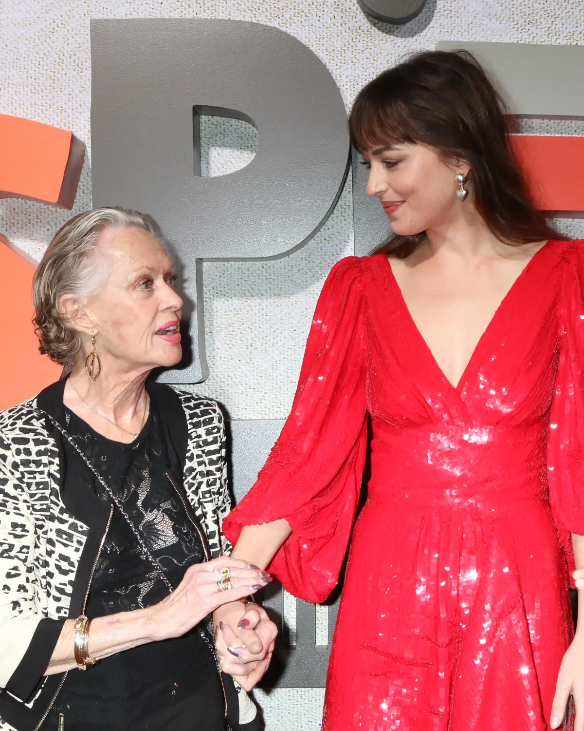 Tippi Hedren y Dakota Johnson.