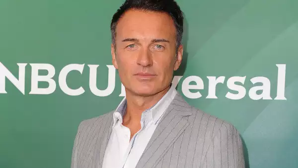 murio-actor-julian-mcmahon-cancer.jpg