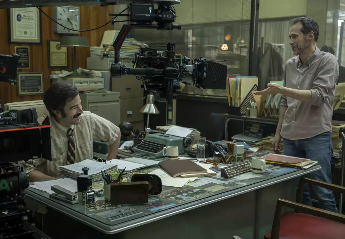 Diego Luna y Gabriel Ripstein en el set de filmación de "México 68". 