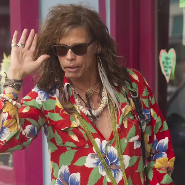 Steven Tyler disfrutando del día del amor en Hawai.