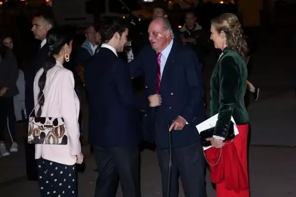 Victoria Federica, Juan Froilán, Juan Carlos de España y la infanta Elena