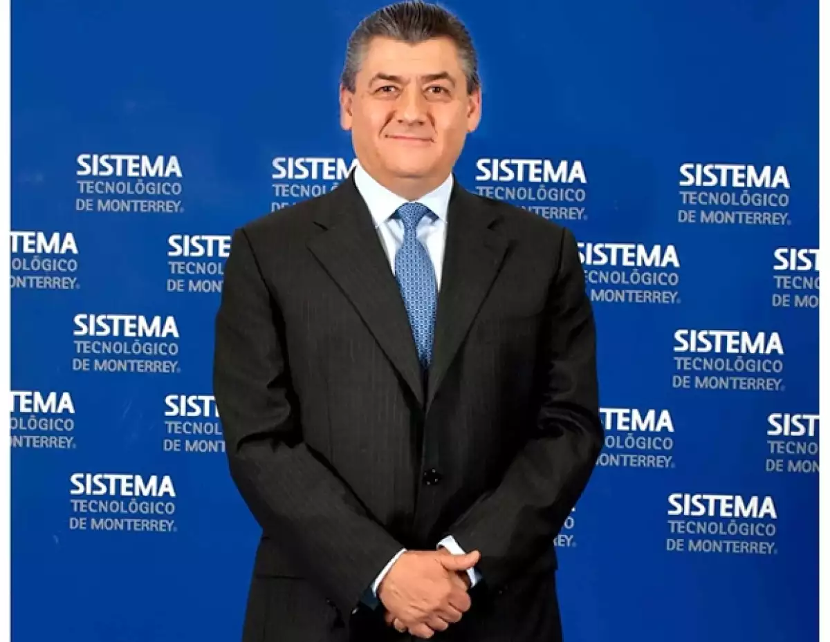 José A. Fernández Carbajal.