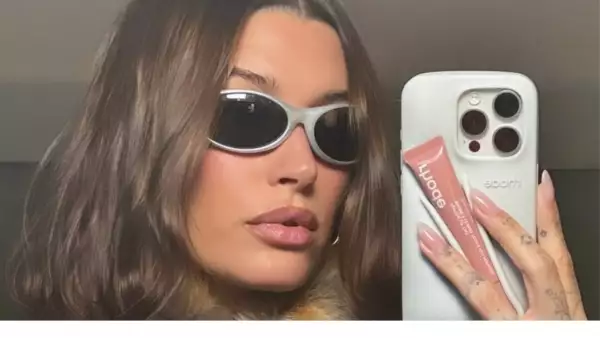 Rhode Beauty lanza fundas para iPhone con porta bálsamos 