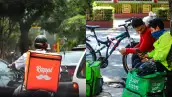 Repartidores ganan poco, pagan impuestos, contador y no tienen ni seguro social