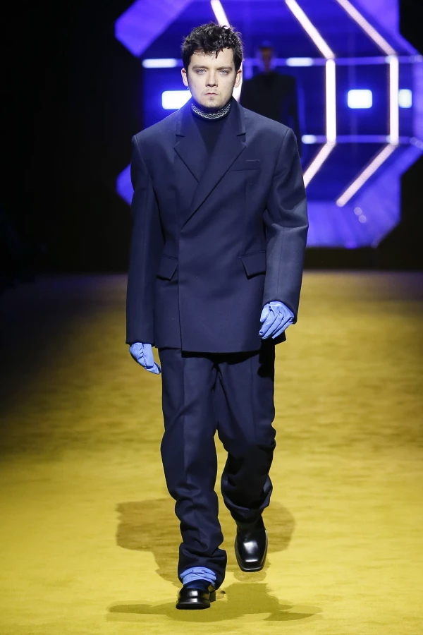 PradaUomoFW22_Look34_Asa Butterfield.jpg