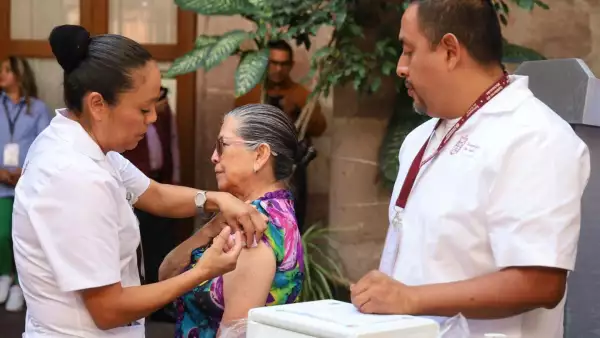 H3N2, la “supergripa” que ya llegó a México: ¿Qué tanto te cuida la vacuna, según la OMS?