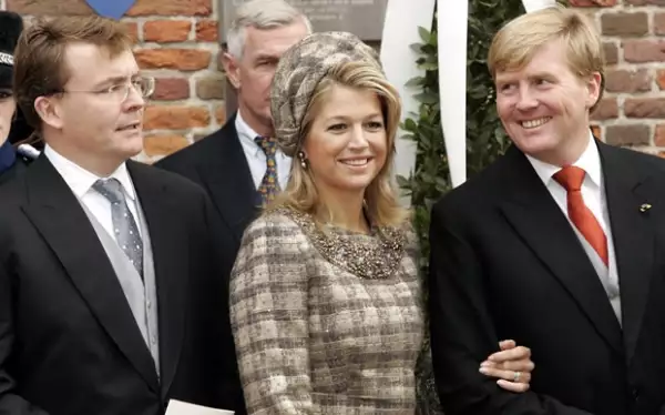 Friso con su cuñada Máxima y su hermano Guillermo, actuales reyes de Holanda.
