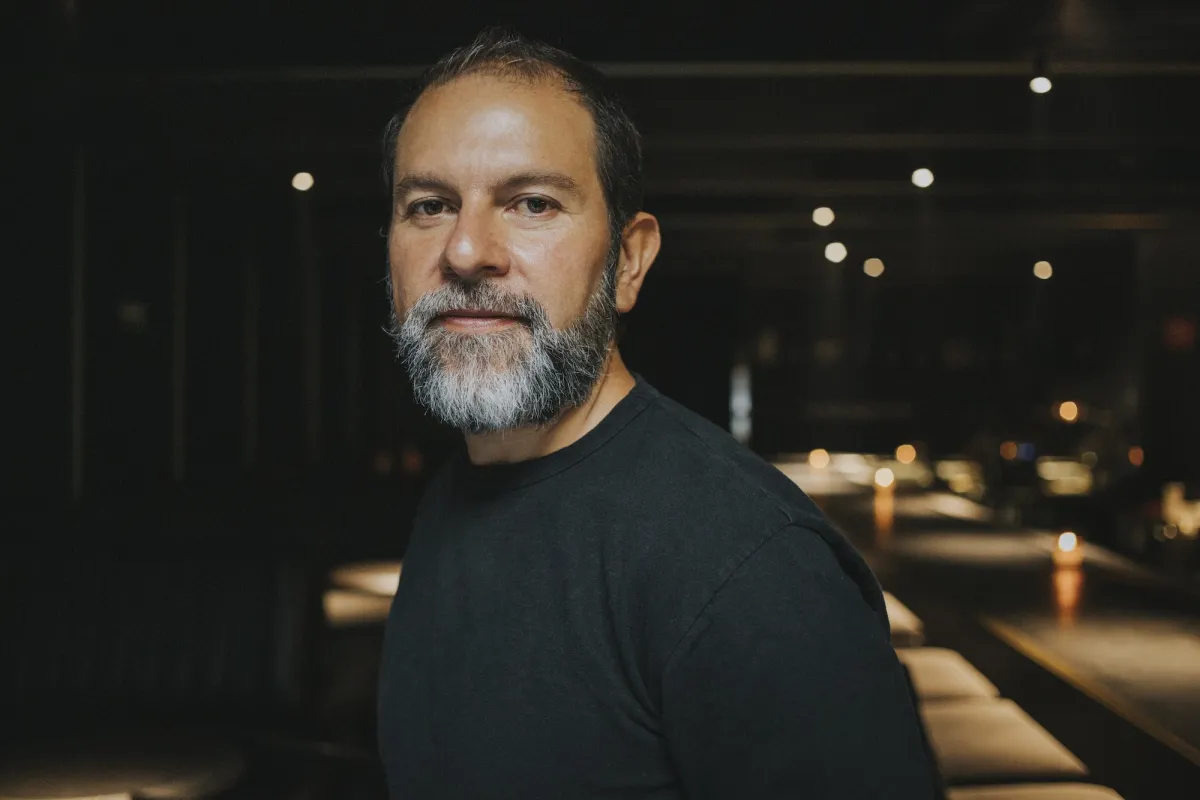 Retrato del chef mexicano Enrique Olvera. 