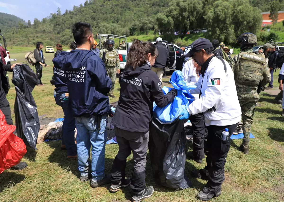 Hallan restos forenses y una persona con vida en Sierra de Guadalupe