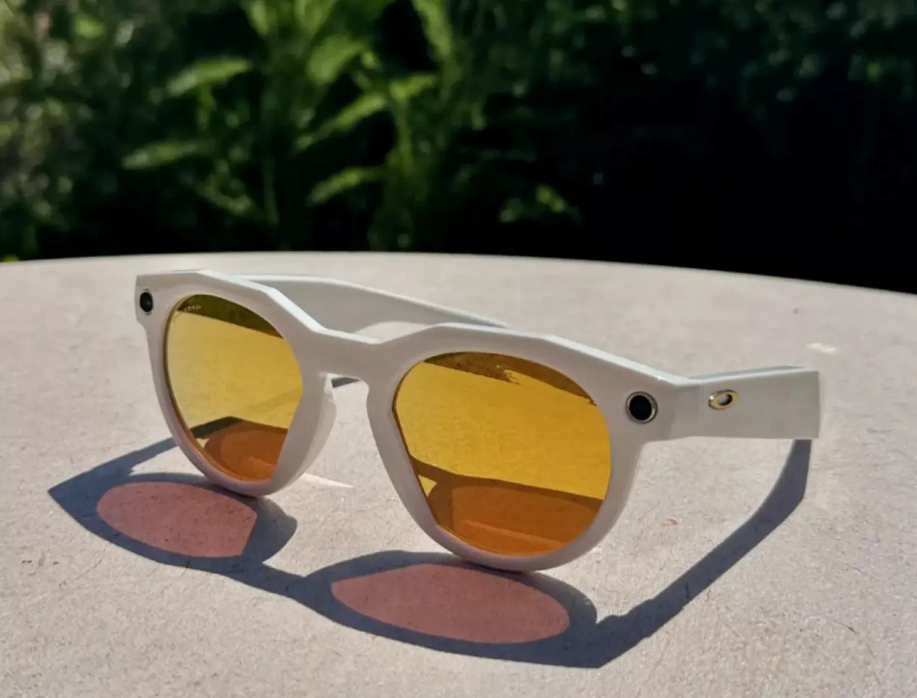 Meta y Oakley lanzan gafas deportivas con IA; este es su precio