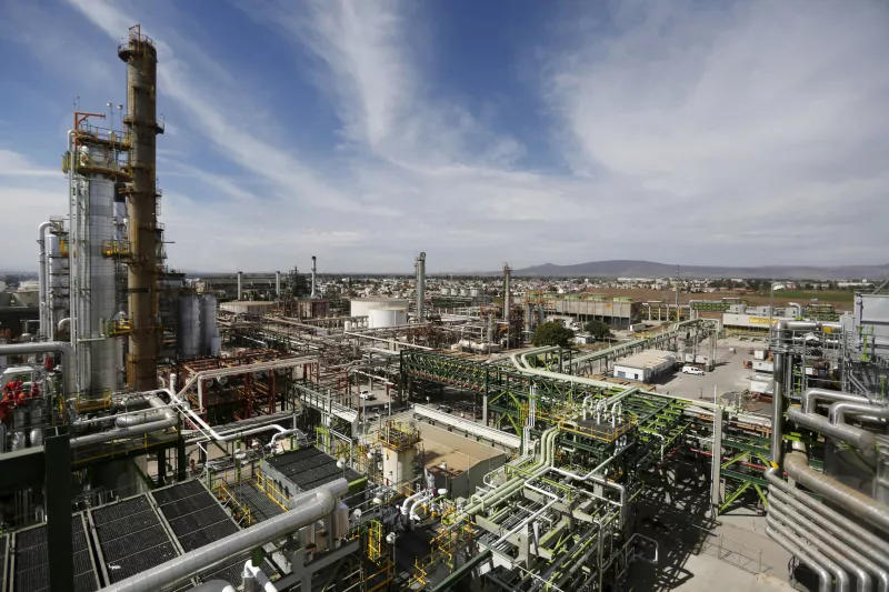 A pesar de que el gobierno anunció un rescate a la petrolera por 73,500 mdp esta semana, el adeudo total de la compañía es de 3.1 billones de pesos.