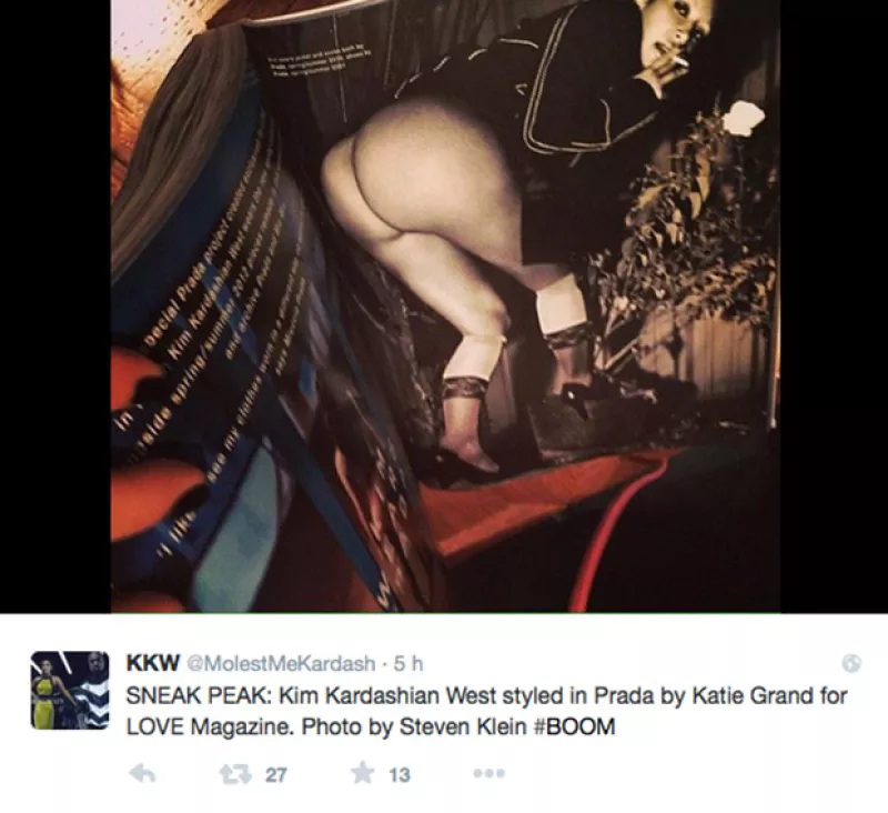 Su famoso derrière vuelve a aparecer al natural en unas fotos, que fueron filtradas, para la revista Love Magazine.