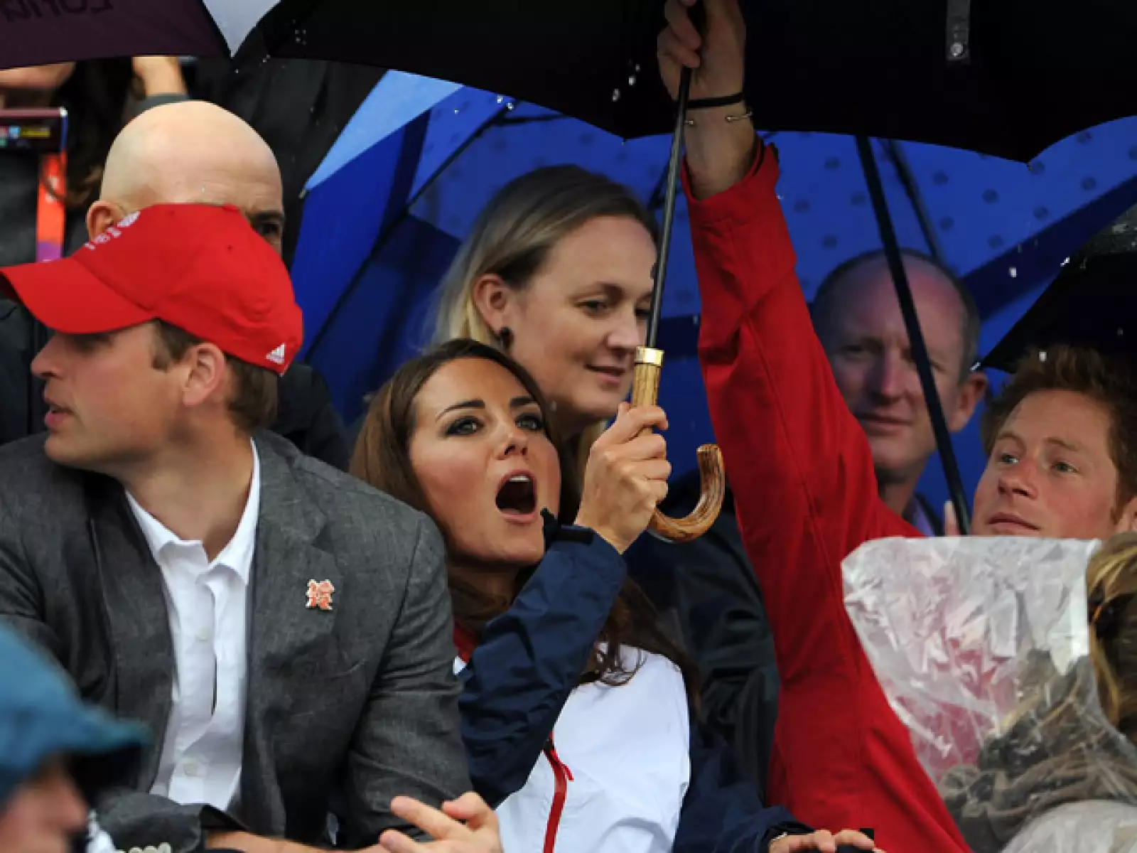 Las competencias hípicas son las que no se ha perdido, en gran parte porque está su familiar política, Zara Phillips, quien por cierto ganó medalla de plata en la competencia por equipos.