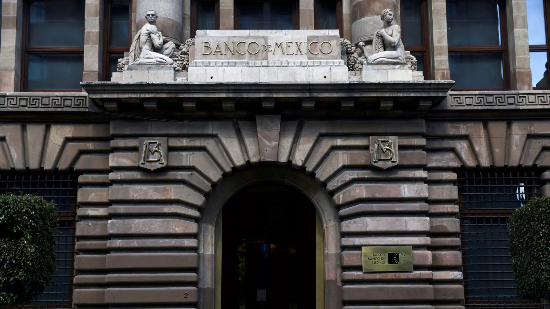 Banco de México modifica expectativa de crecimiento económico