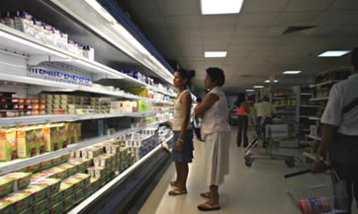 Los consumidores mexicanos también ven menores posibilidades de adquirir bienes duraderos como televisores y muebles. (Foto: Getty Images)