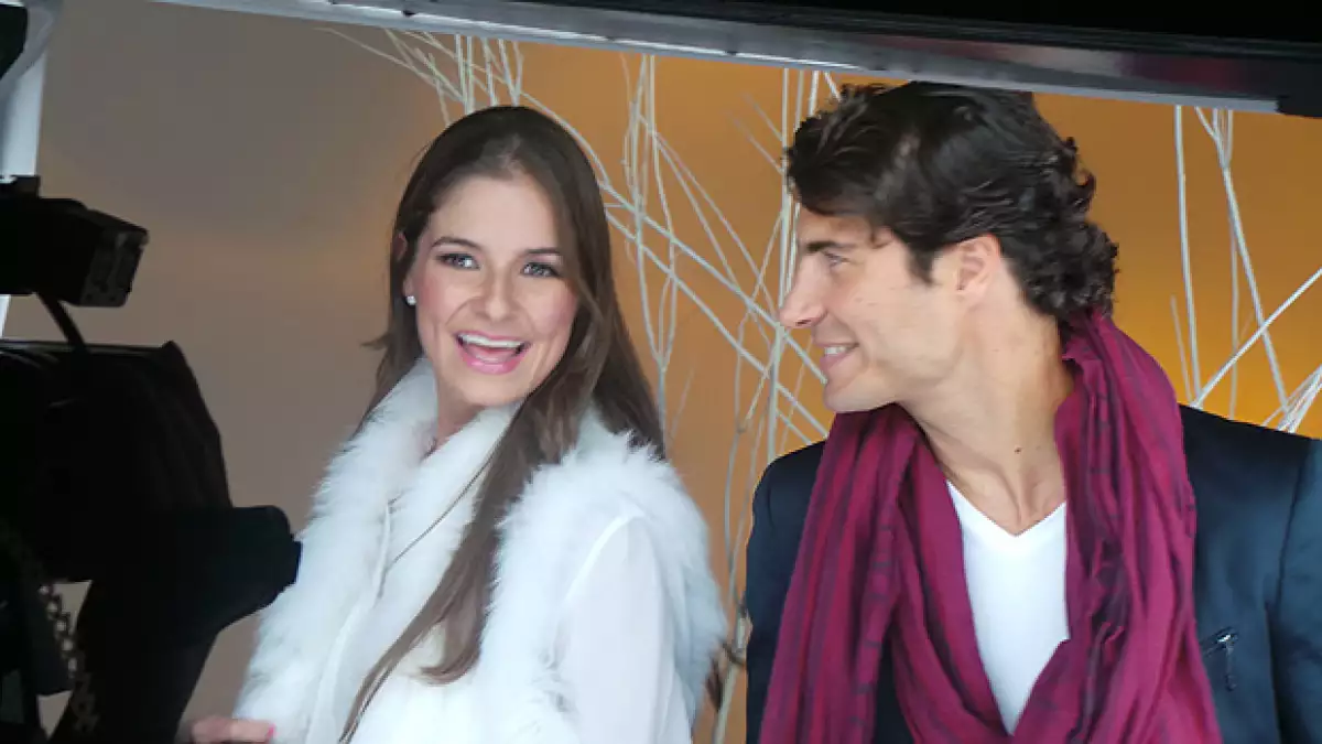 Además de las voces de Patylu y Alex, la canción cuenta con un coro de niños.