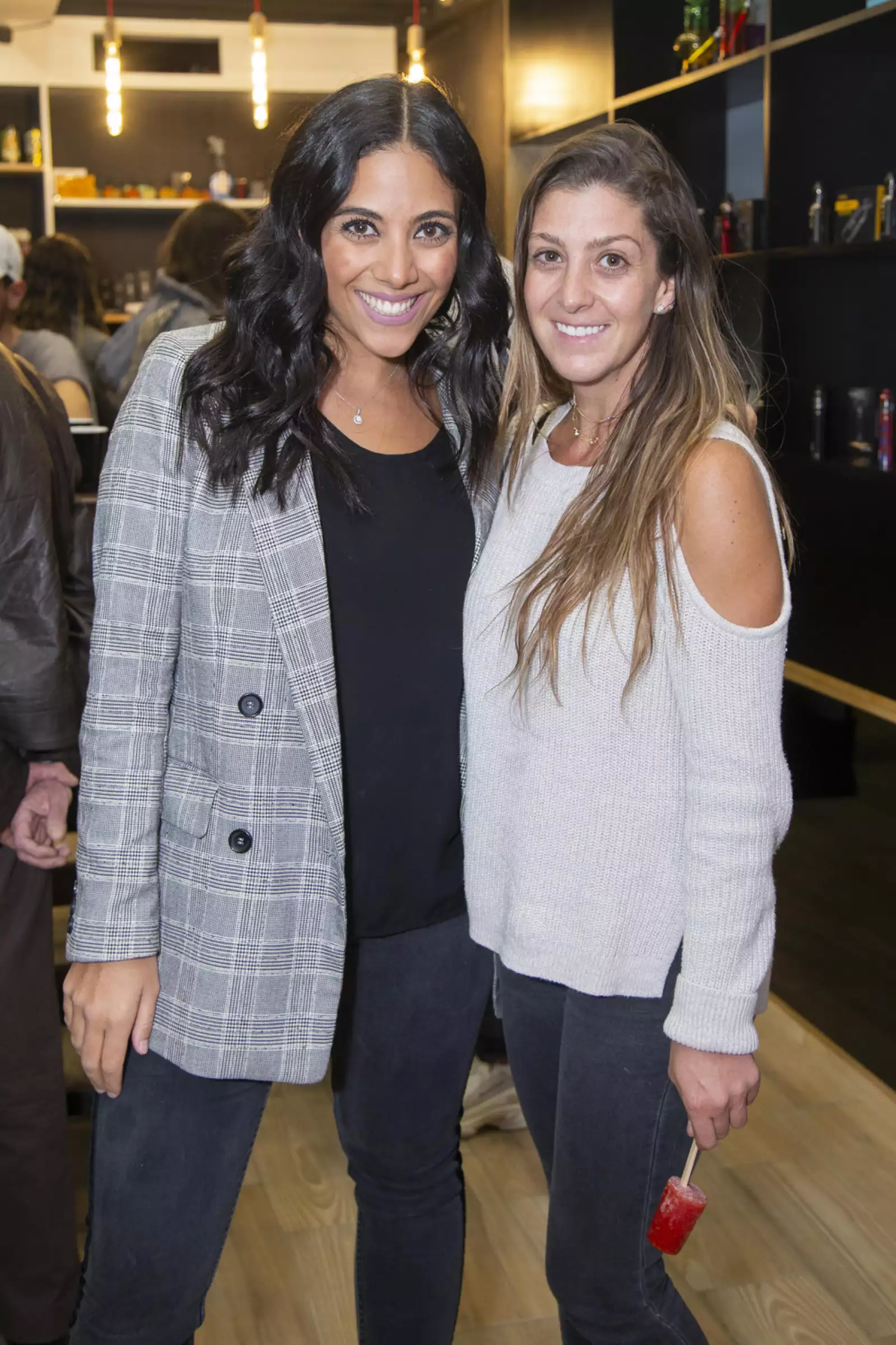 Karen Sefami, Linda Zonana