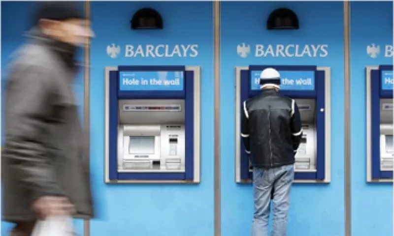 Barclays pagó una multa de 453 mdd al confesar la manipulación de la tasa Libor.  (Foto: Cortesía CNNMoney)