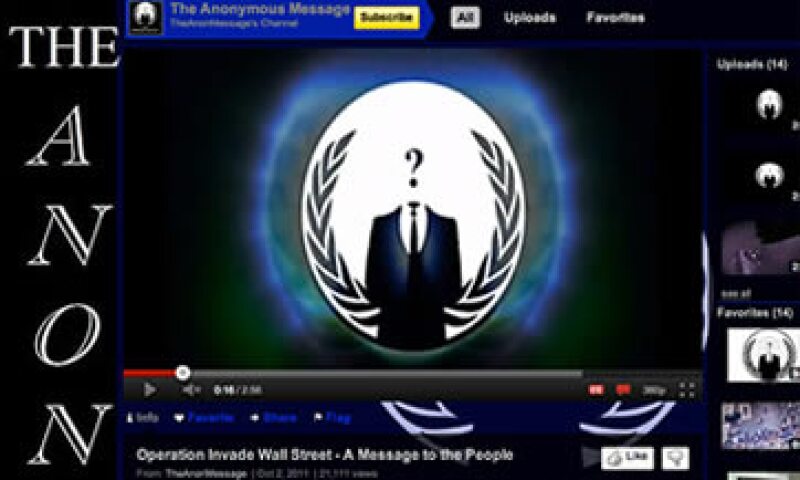 Anonymous avisó que intentaría tirar el sitio del NYSE a inicios de octubre con un video en YouTube. (Foto: Cortesía CNNMoney)