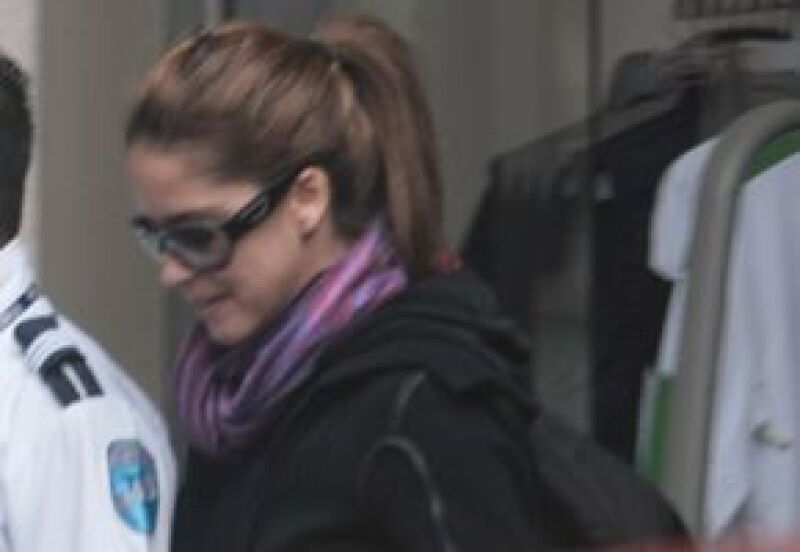 Ana Claudia compró ropa deportiva para Chema.