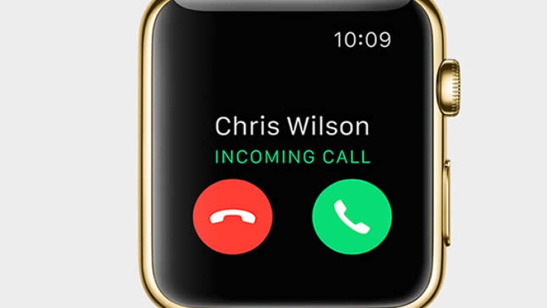 El smartwatch permite al usuario ver el clima, sus correos electrónicos, contestar llamadas y dibujar.