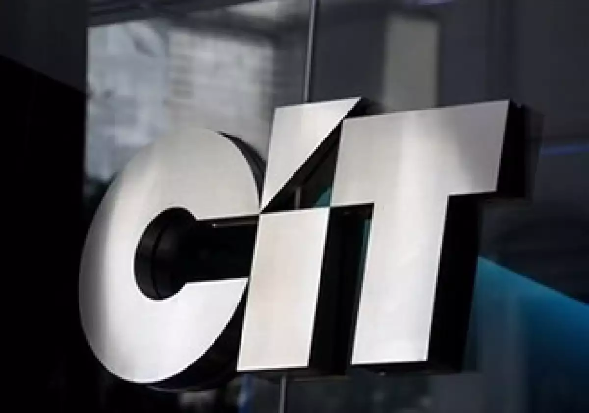 CIT Group recibirá 3,000 mdd en financiamiento privado, pero podría no ser suficiente para salvarla. (Foto: AP)