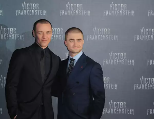 James McAvoy y Daniel Radcliffe en la premiere de `Victor Frankenstein´ en la Ciudad de México.