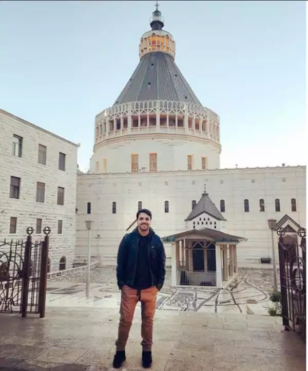 Fonsi visitó a niños de un hospital de Israel.