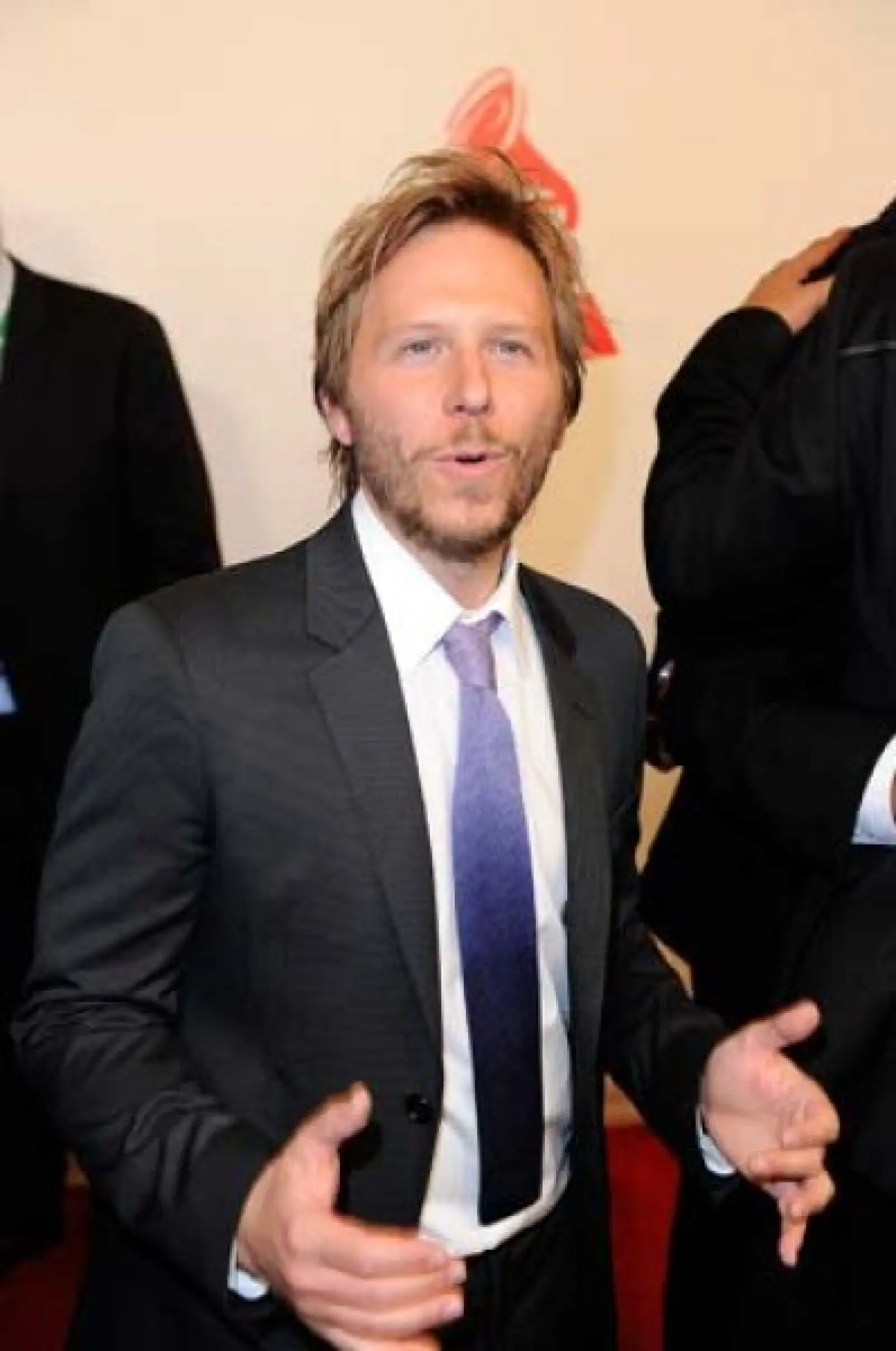 Noel Schajris sonriente y con la mejor vibra.