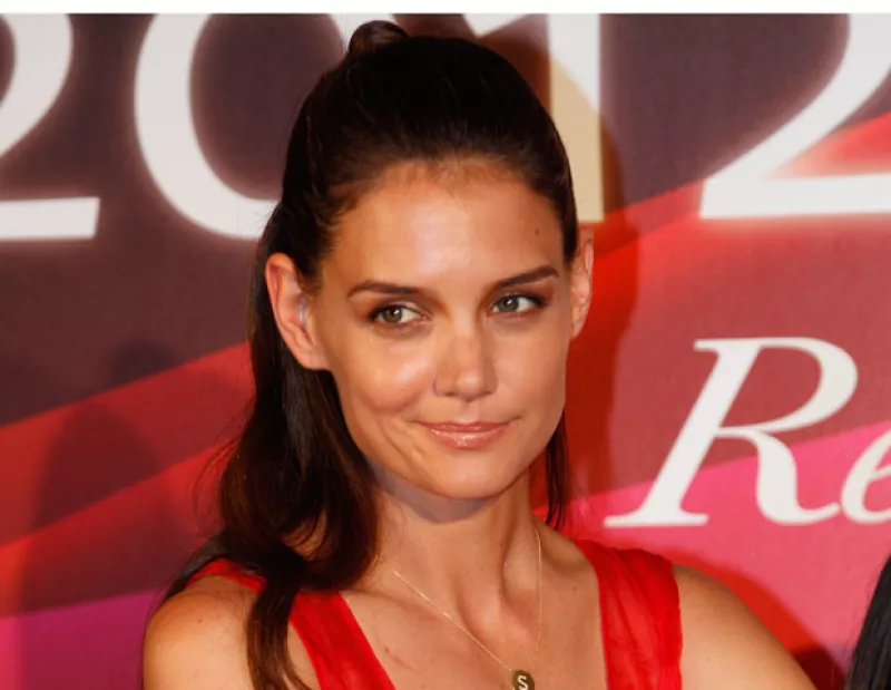 Luego de anunicar su divorcio con Tom Cruise, la actriz protagonizará la puesta en escena 'Dead Accounts'.