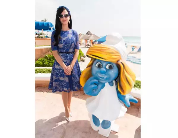 Katy Perry da voz a la coqueta Pitufina en el filme.