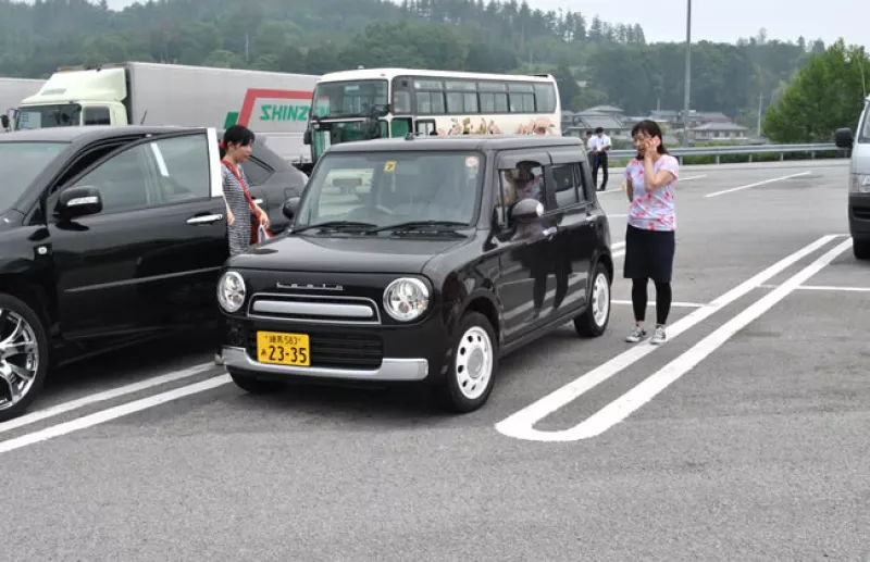 Predominan los autos compactos, con l�neas m�s cuadradas en el exterior.