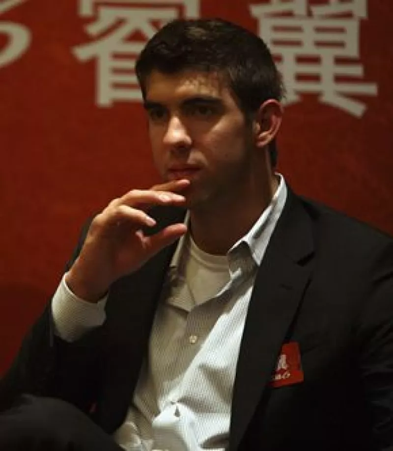 Un agente de policía quiere acusar al campeón olímpico de natación  de haber fumado marihuana en el condado de Carolina del Sur y que éste pague por su delito.