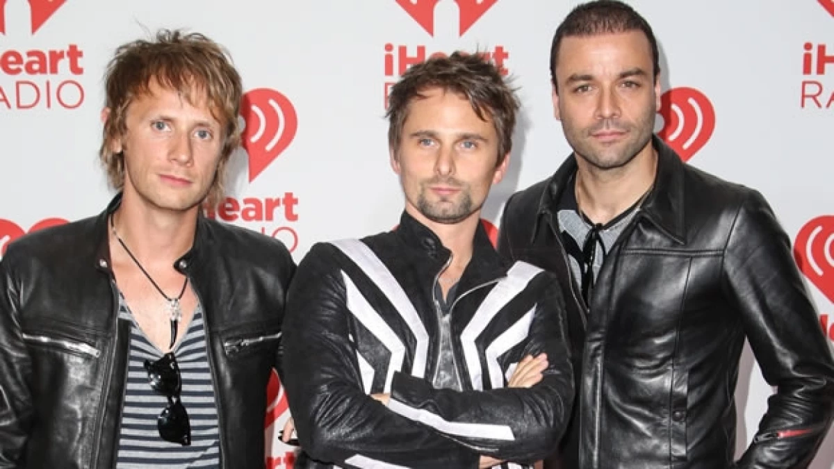Muse estará tocando canciones de su séptimo álbum de estudio Drones, del que se desprende su más reciente sencillo Dead Inside
