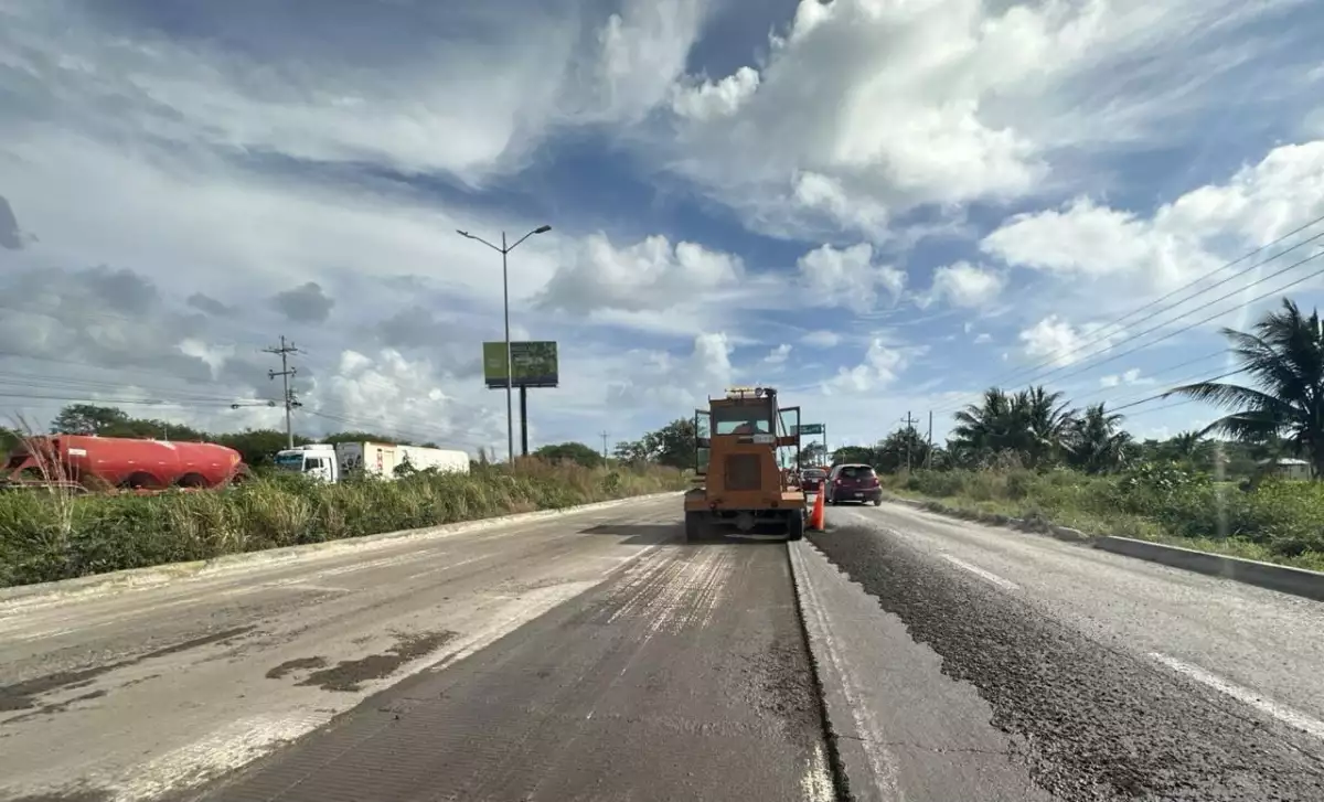 La SICT tendrá su propia maquinaria para el Bachetón en carreteras y así ahorrar dinero 