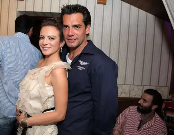 Entre los invitados de honor, llegó Cristián de la Fuente, coprotagonista de la anfitriona en la telenovela "Amor Bravío".