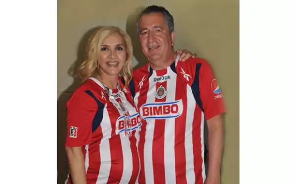 La feliz pareja ya tiene nombre para su futura bebé; se llamará Valentina.