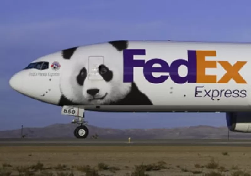 El FedEx Panda Express está rotulado con la imagen de Tai Shan, que viajará en contenedores especialmente diseñados para él. (Foto: Cortesía FedEx)
