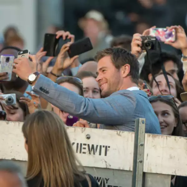 Chris se tomó algunas selfies con los fans.
