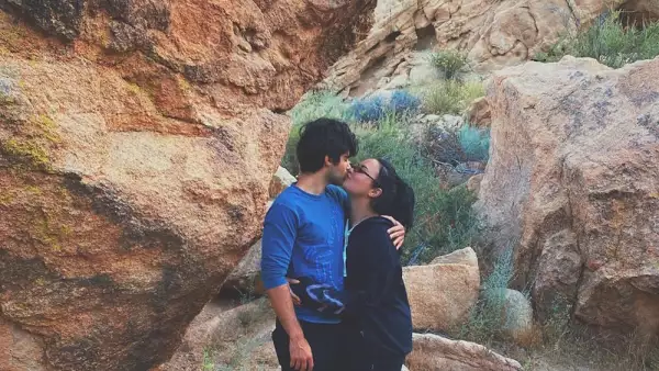 demi-lovato-Max-Ehrich .jpg