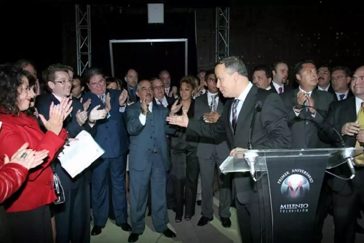 Un selecto grupo de personalidades políticas, empresariales y de los medios de comunicacion asistió a Antara para celebrar un año de ofrecer la historia en tiempo real.