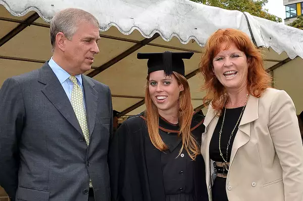 BRITAIN-ROYALS-GRADUATION