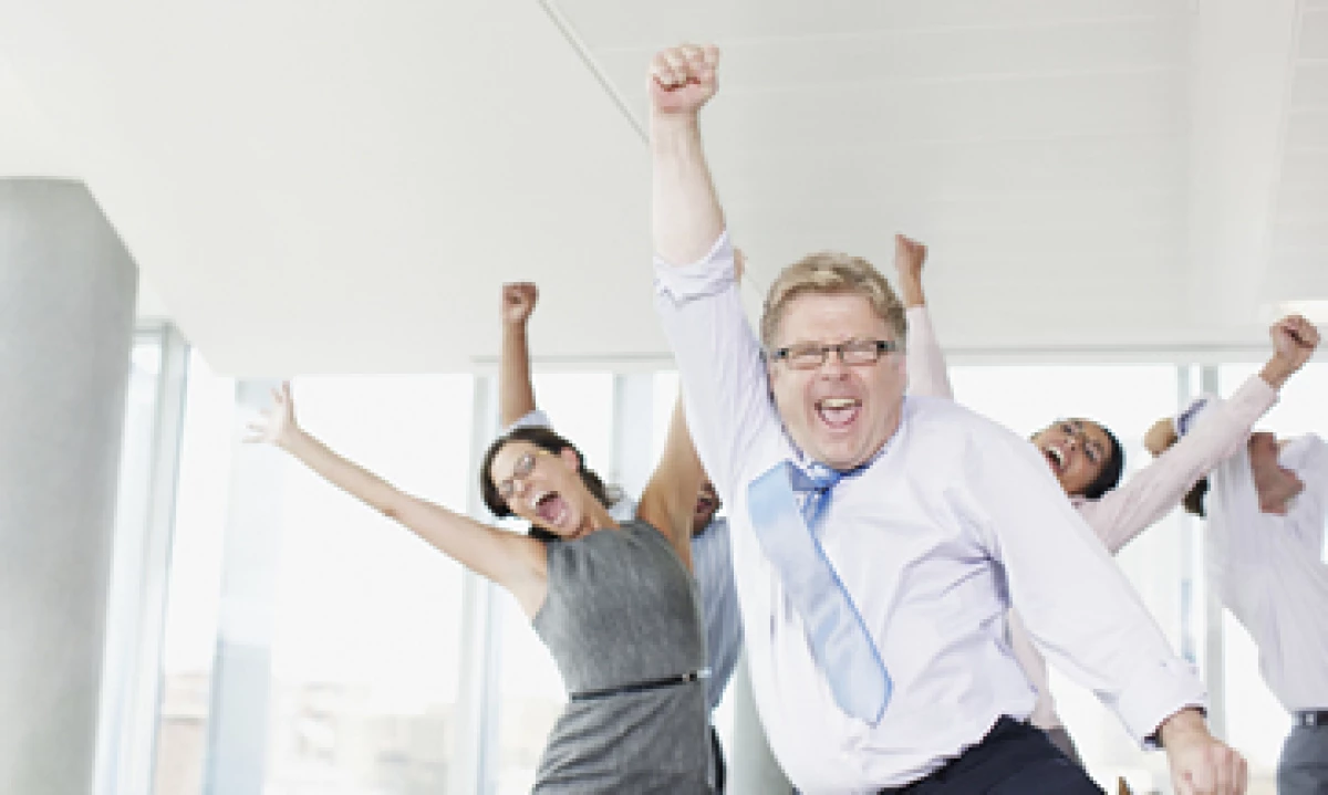 La risaterapia, el yoga y la musicoterapia fomentan la productividad y creatividad de los trabajadores. (Foto: Getty Images)